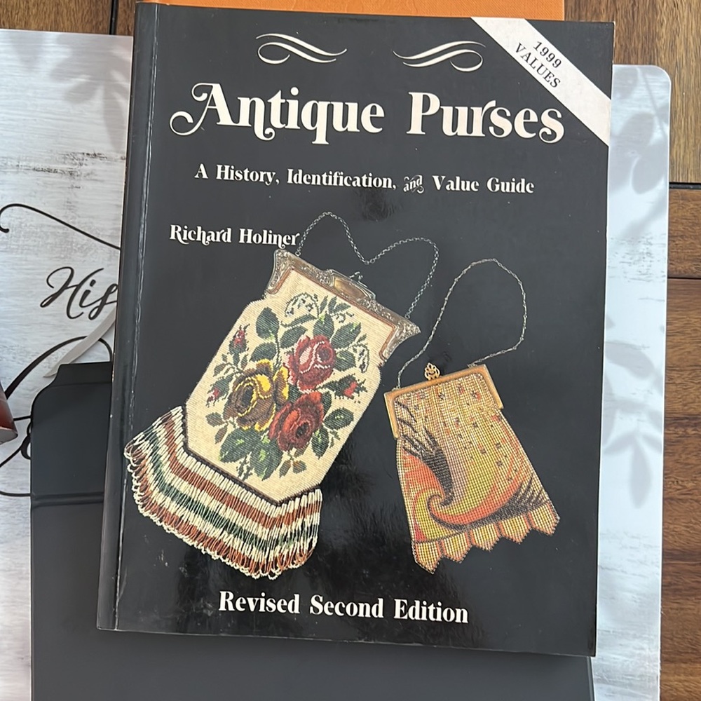 Antique Purses Collector Book Revised Second Edition
